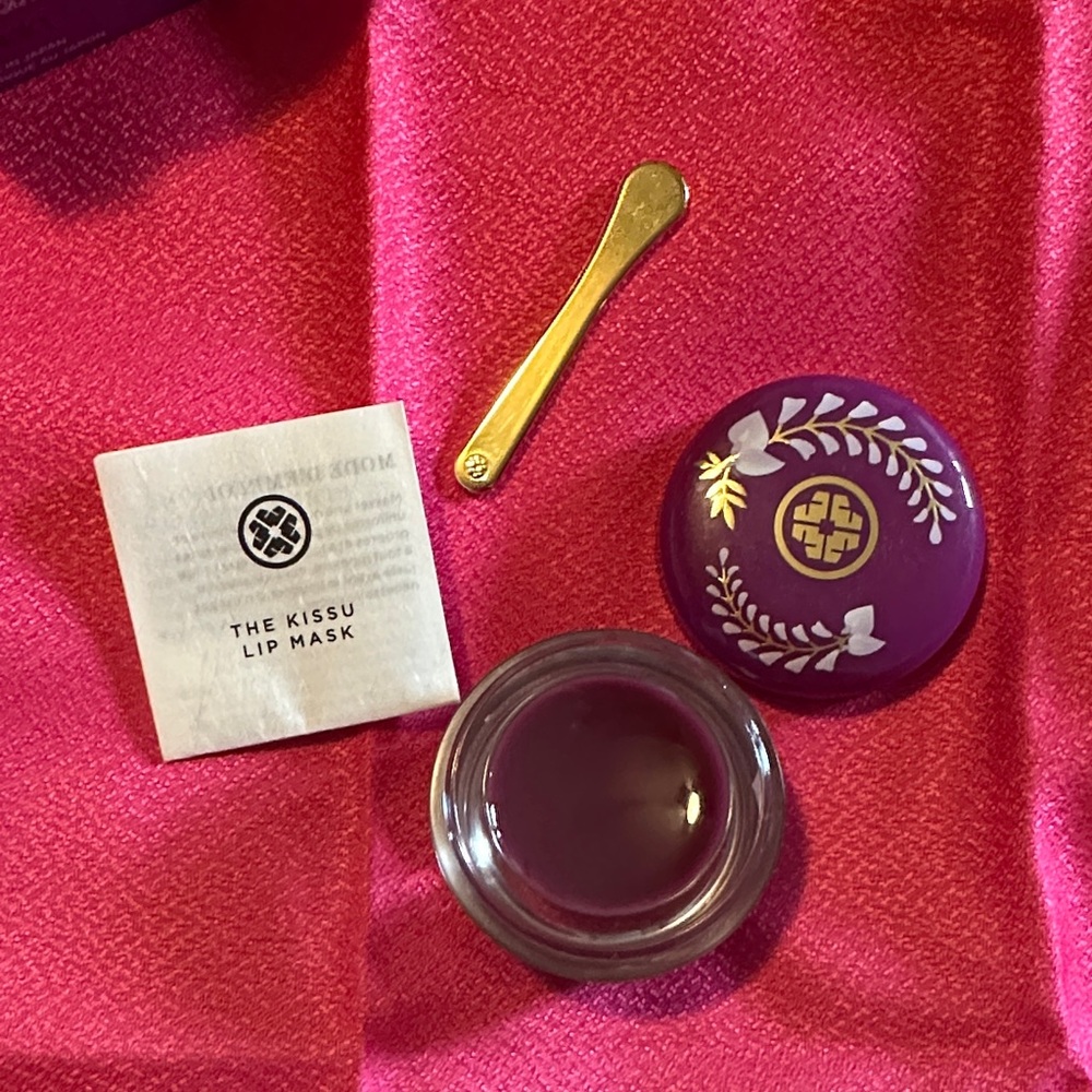 Tatcha Kissu Lip Mask Wisteria - Purple Packaging - Picture 6 of 6